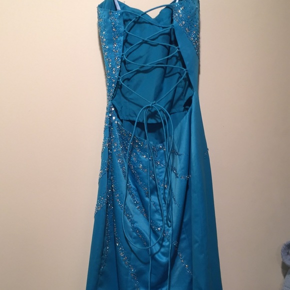 Gorgeous Beaded Gown (Center) - Picture 7 of 8